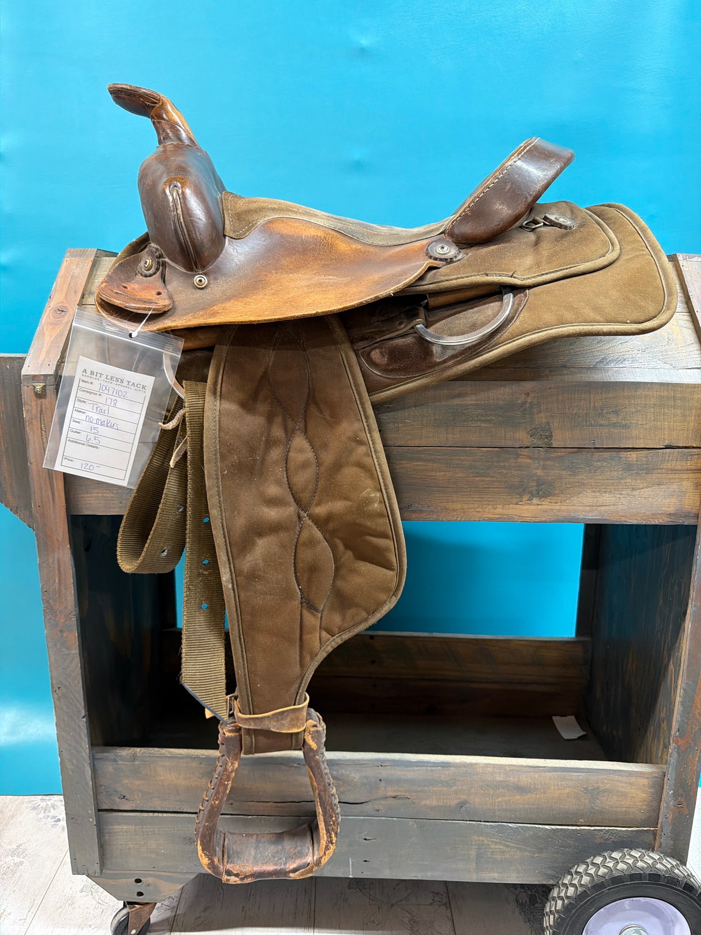 No Makers Mark Synthetic trail saddle, 15