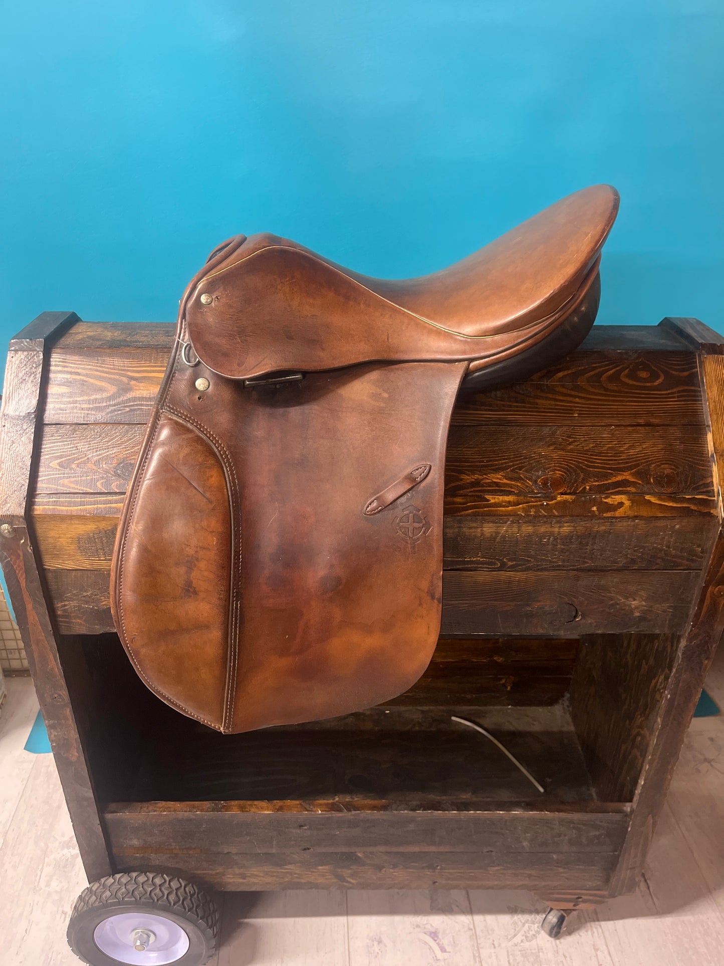 Royale English Saddle