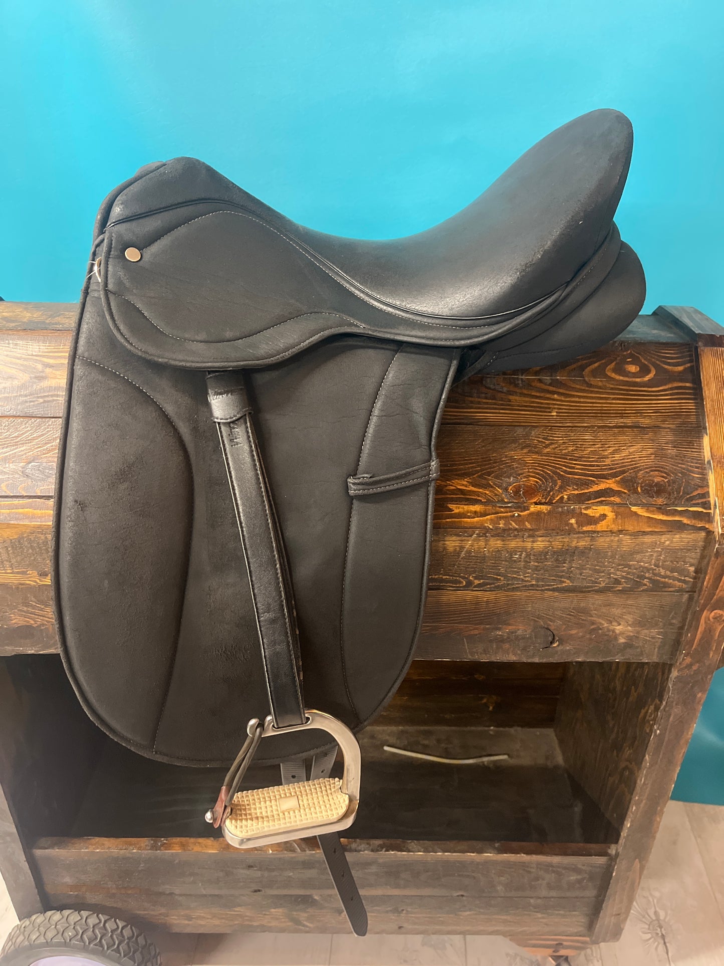 Black No makers mark Dressage Saddle