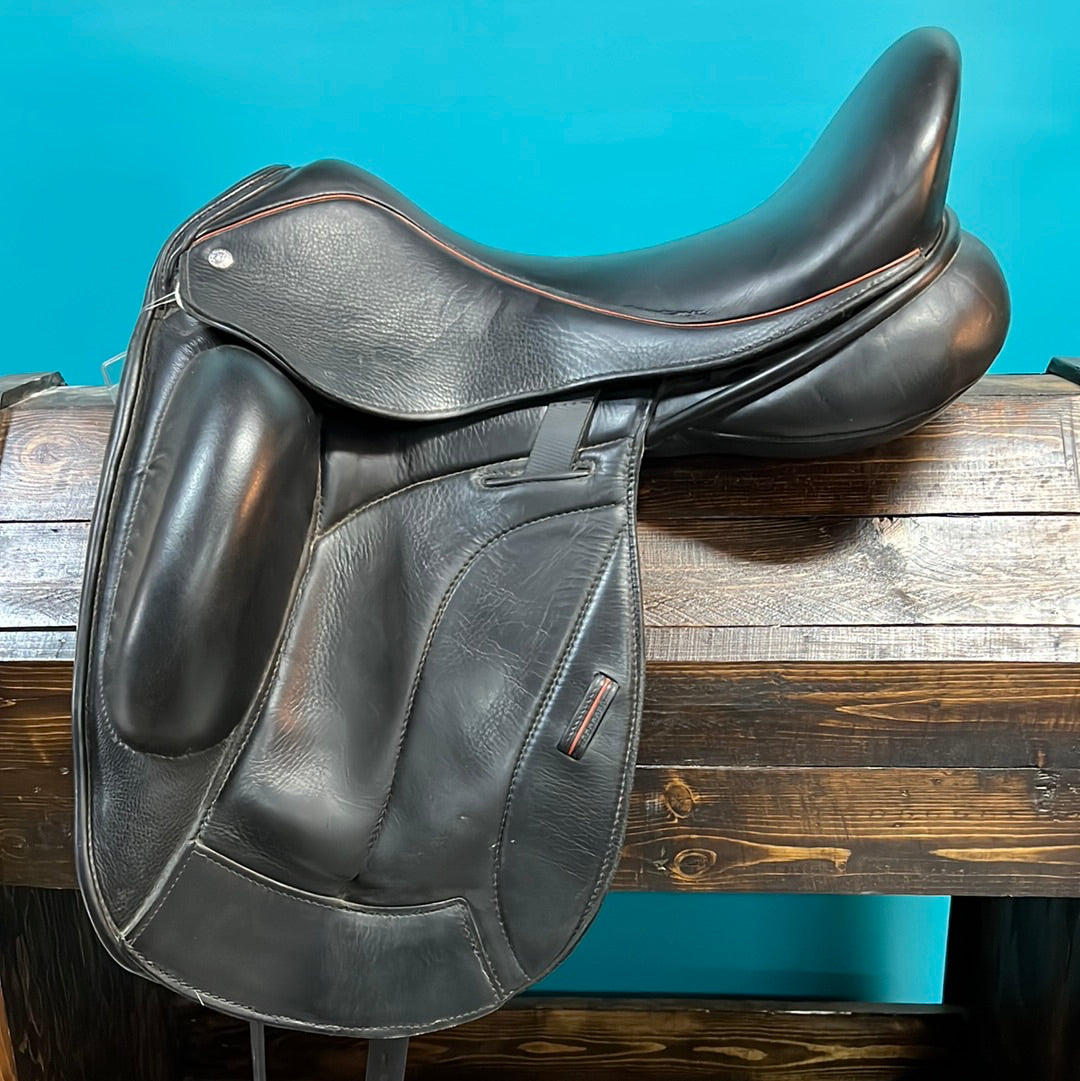 Icon Flight Custom Saddlery Dressage Saddle