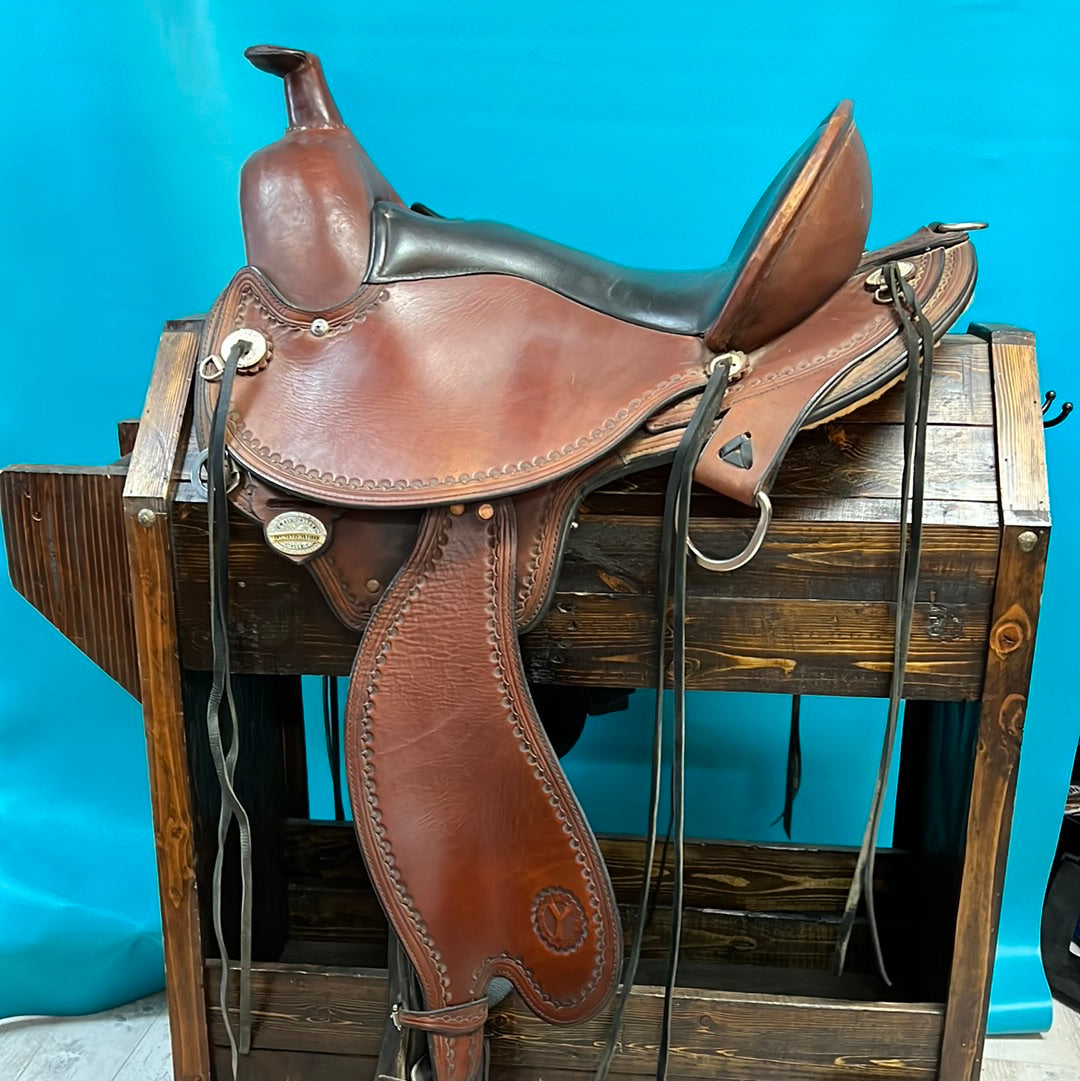 Circle Y Gaited Western Saddle
