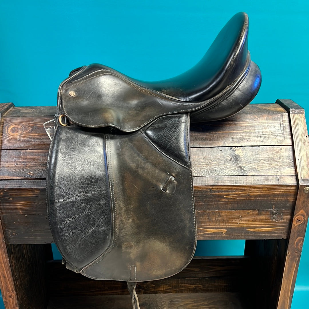Collegiate Dressage Saddle