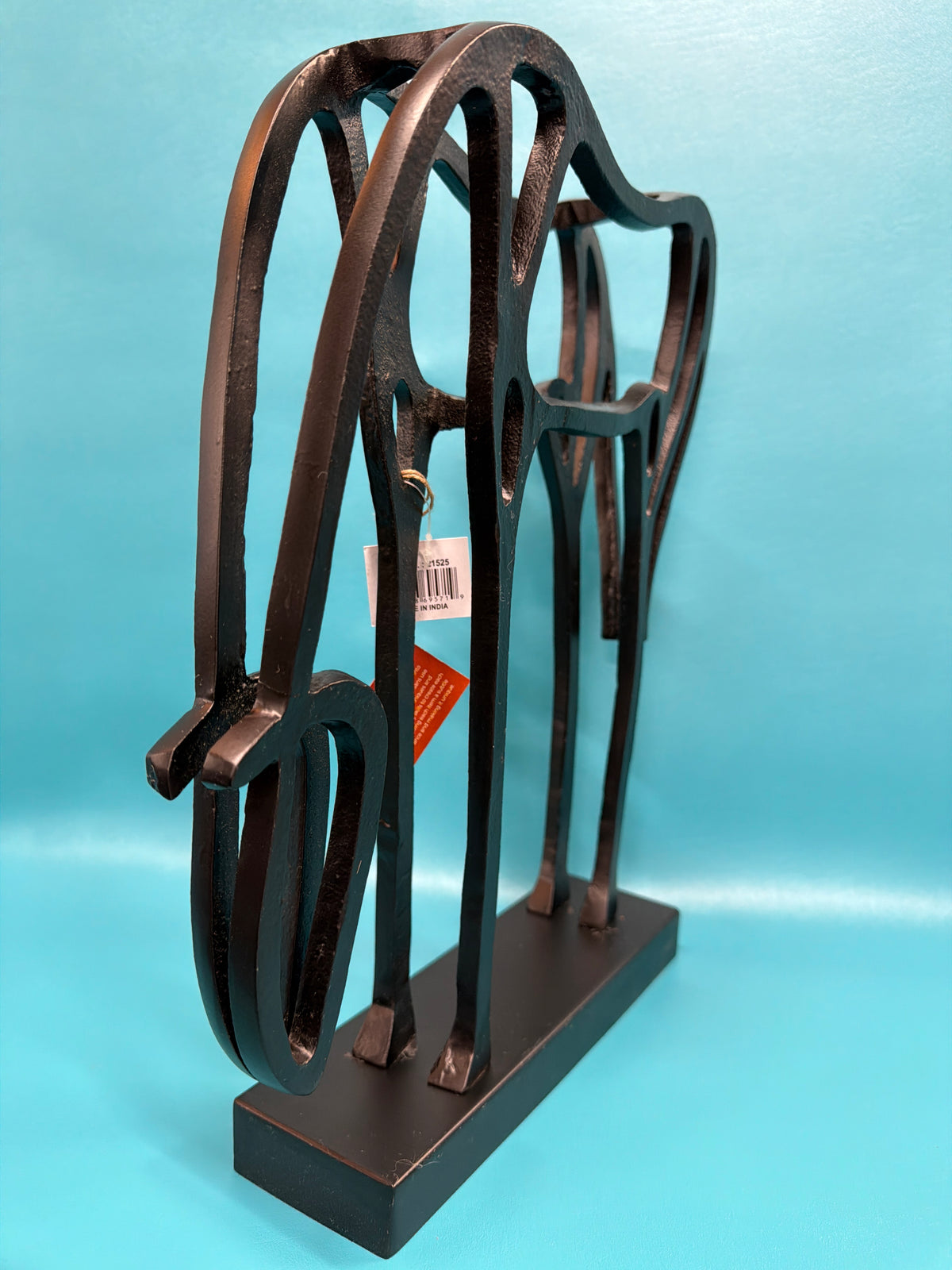 Simplistic metal horse statue