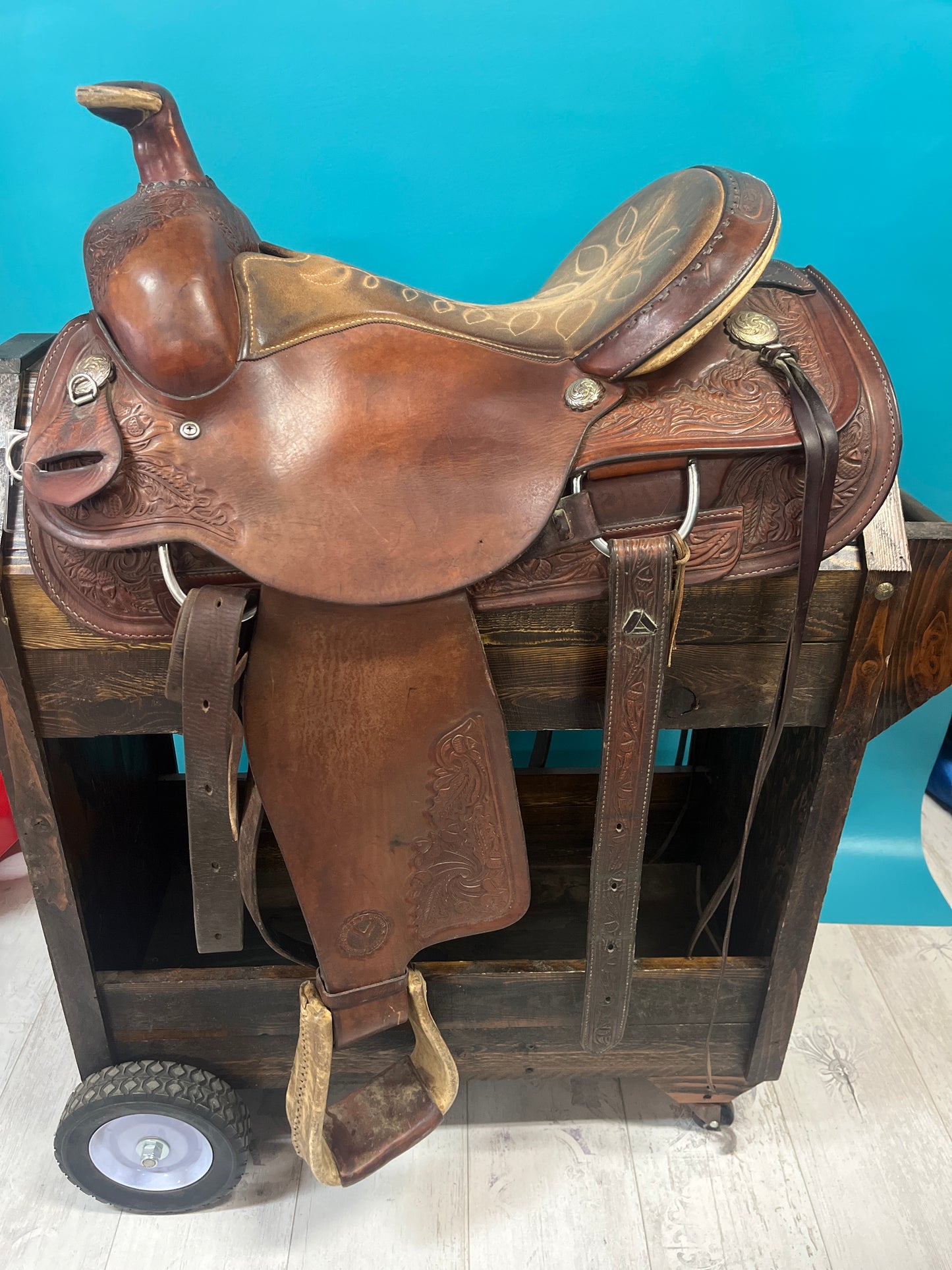 Circle Y Roping Saddle