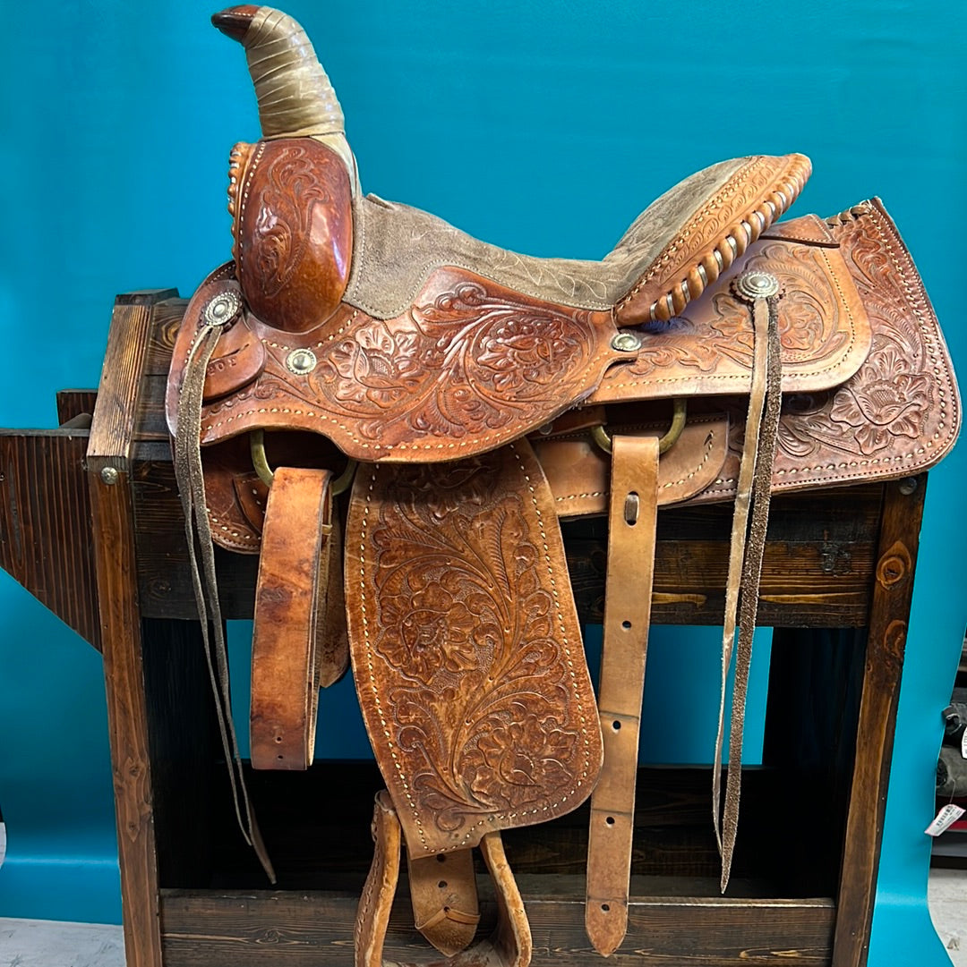 Roping Saddle