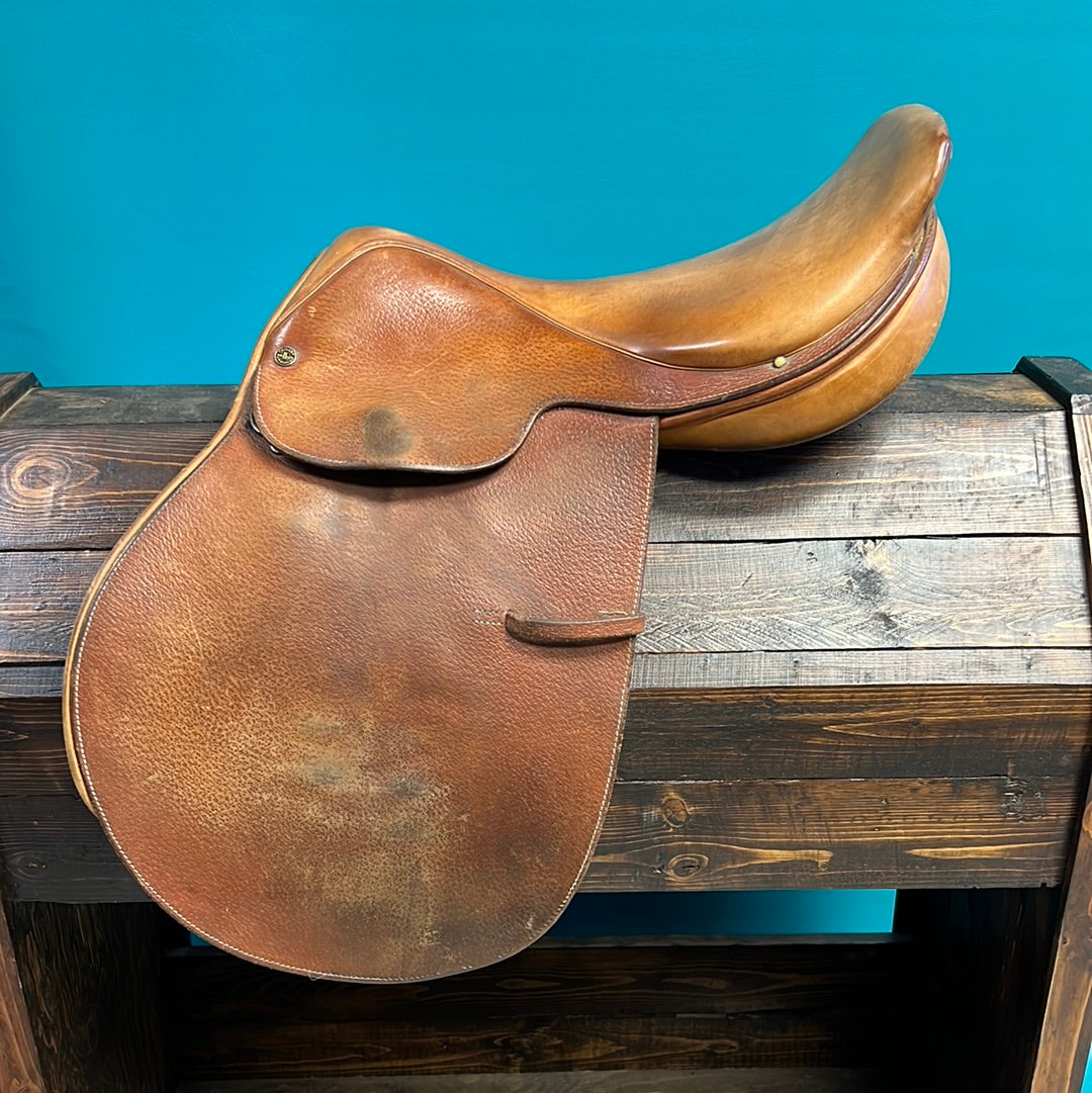 Crosby Close Contact Saddle
