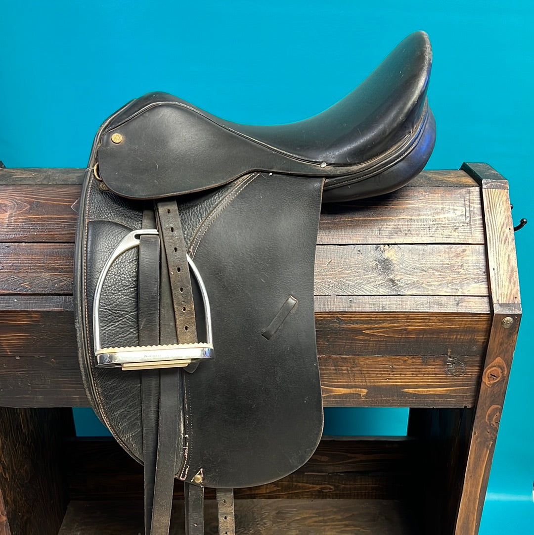 Collegiate Dressage Saddle