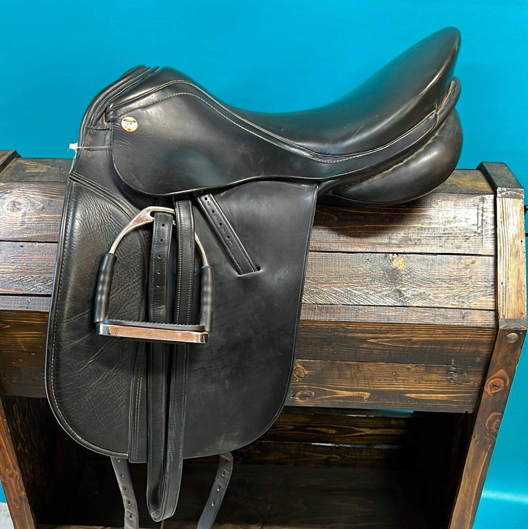 Karl Niedersuss Dressage Saddle