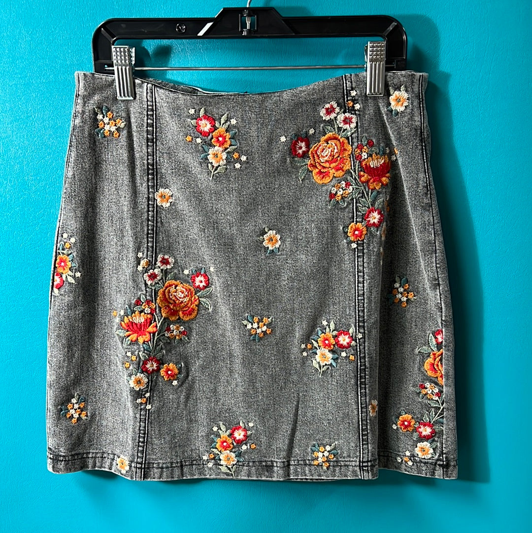 Black Denim Skirt W/Flowers, L