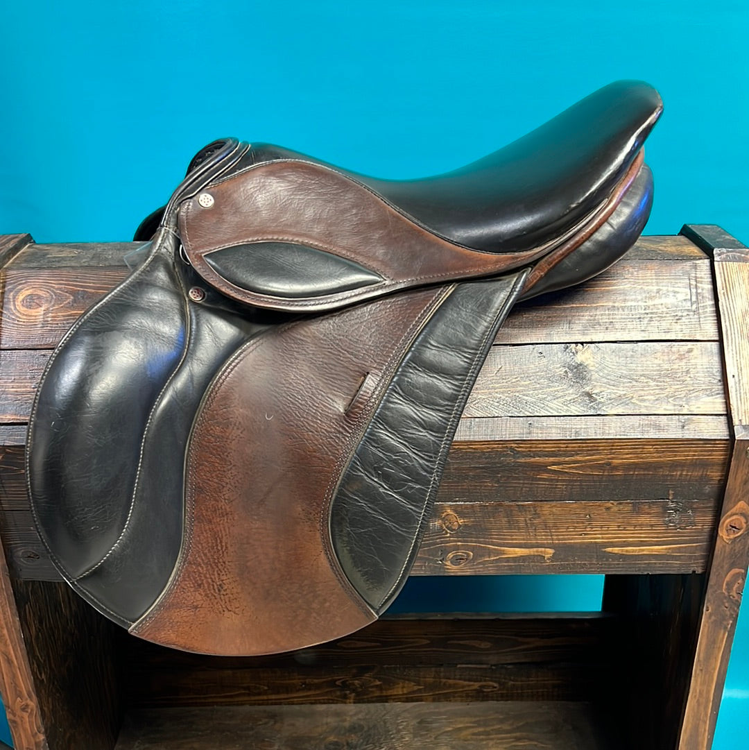 Courbette Vision Lemetex Close Contact Saddle