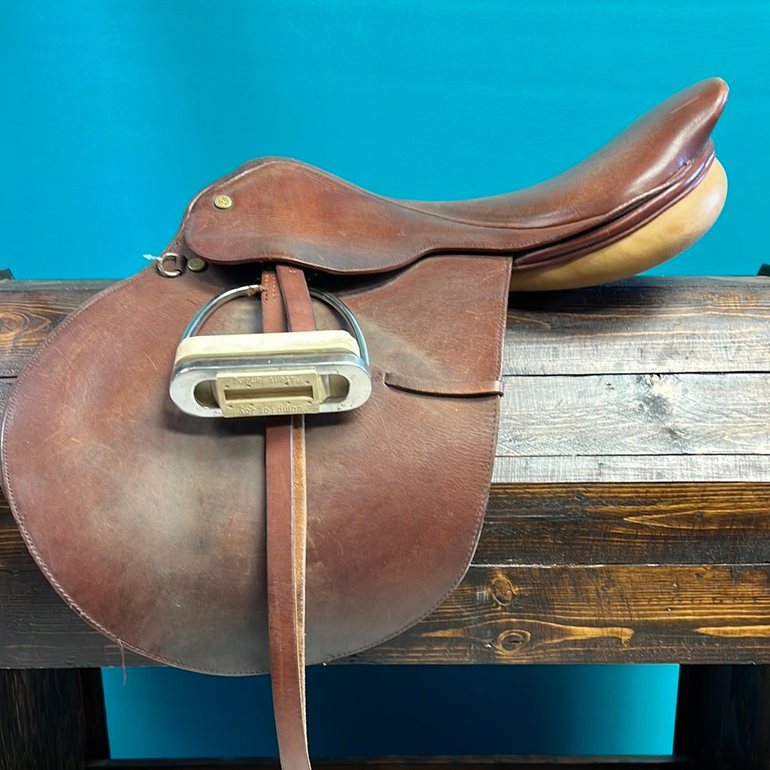 Collegiate Close Contact Saddle