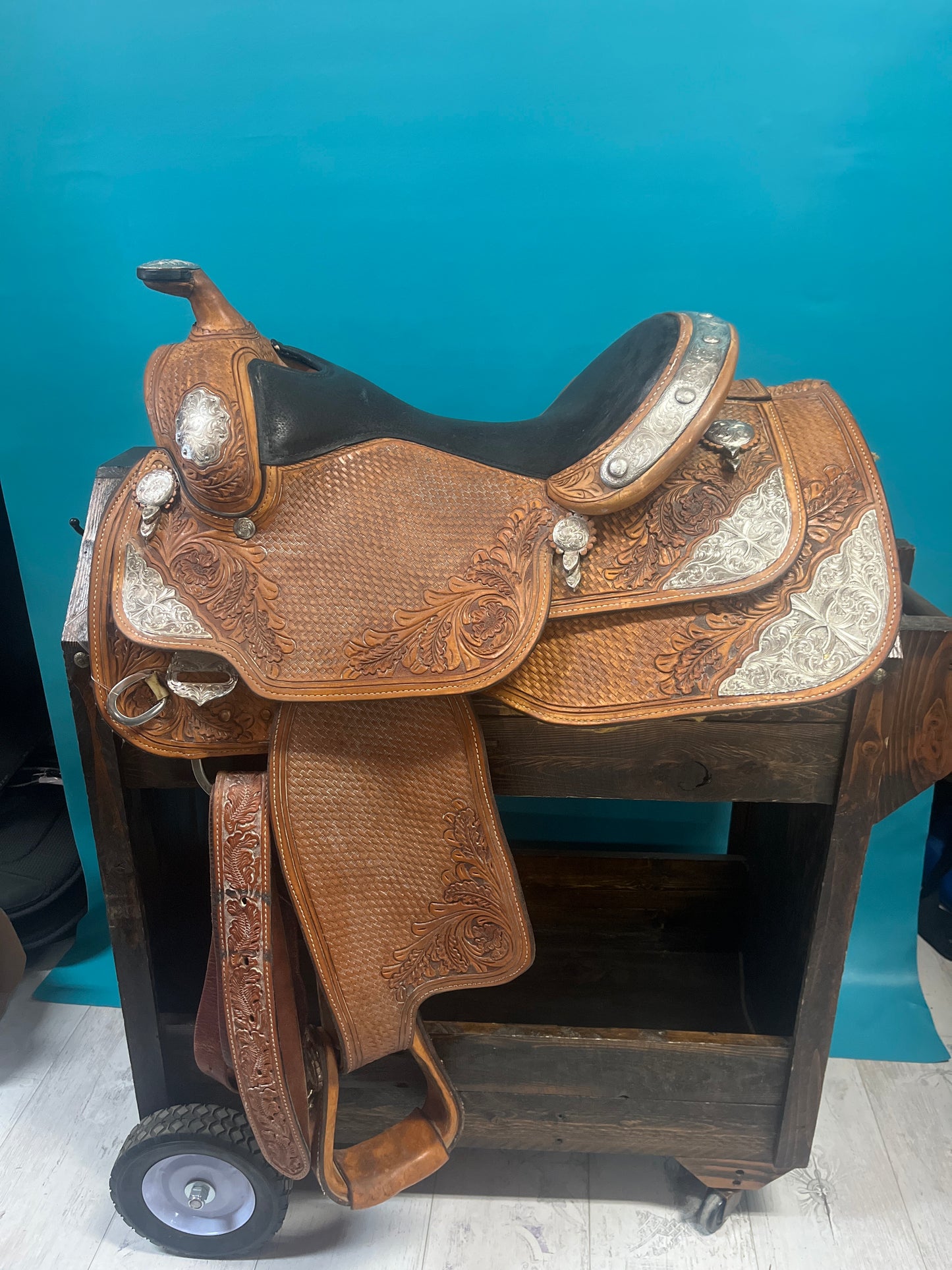 Dale Chavez Show Saddle