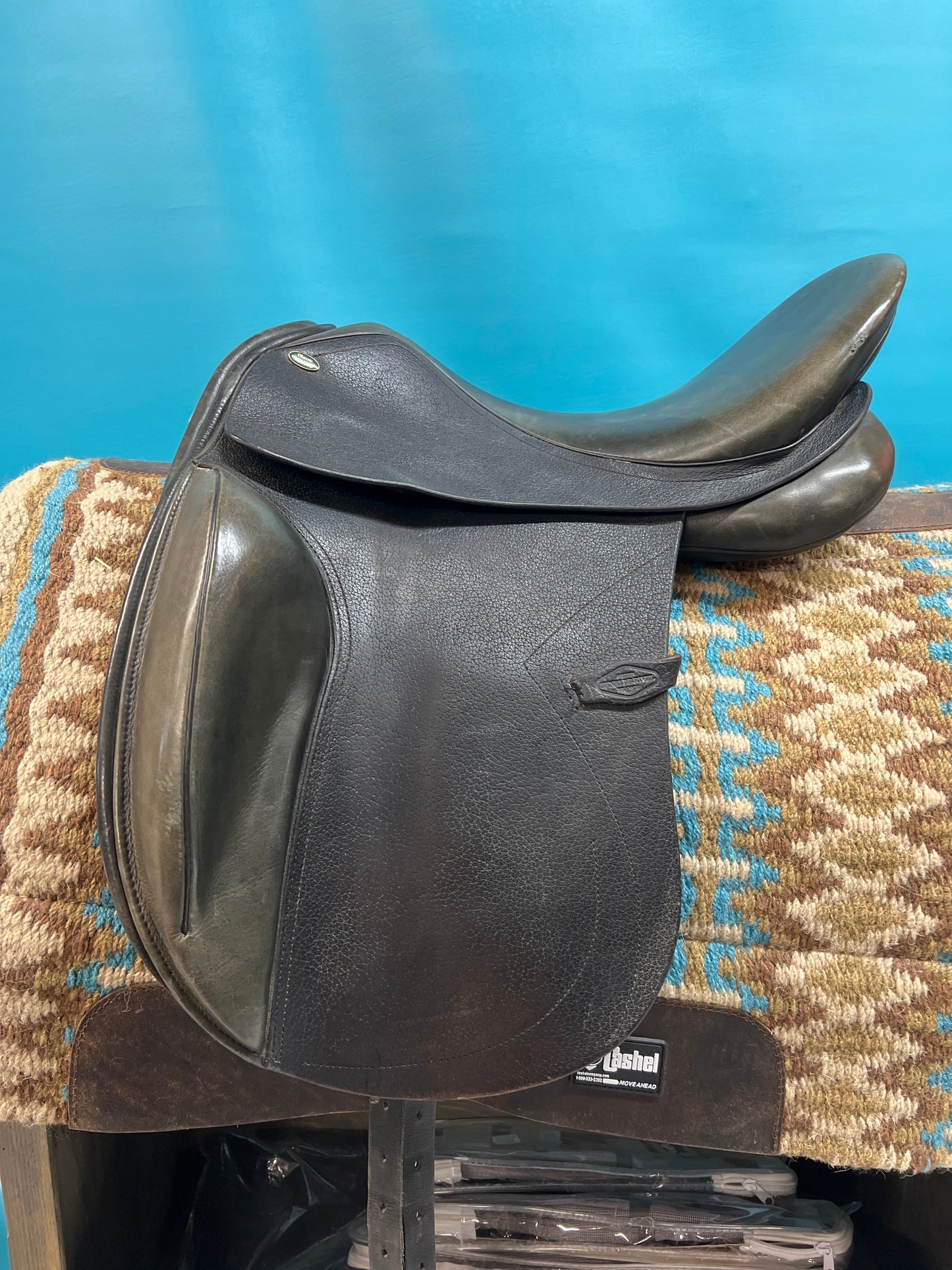 Black Henri de Rival/Classic Dressage Saddle, 18