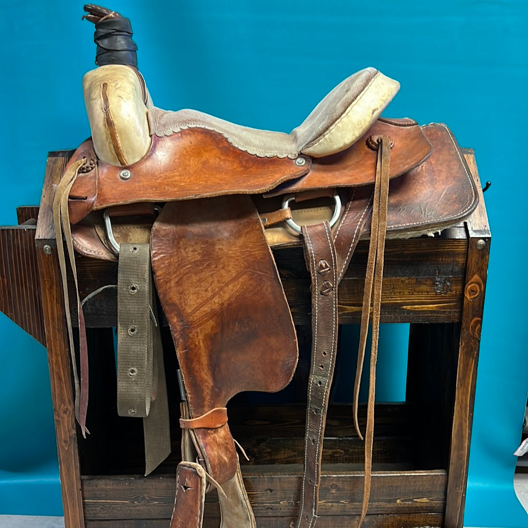Roping Saddle