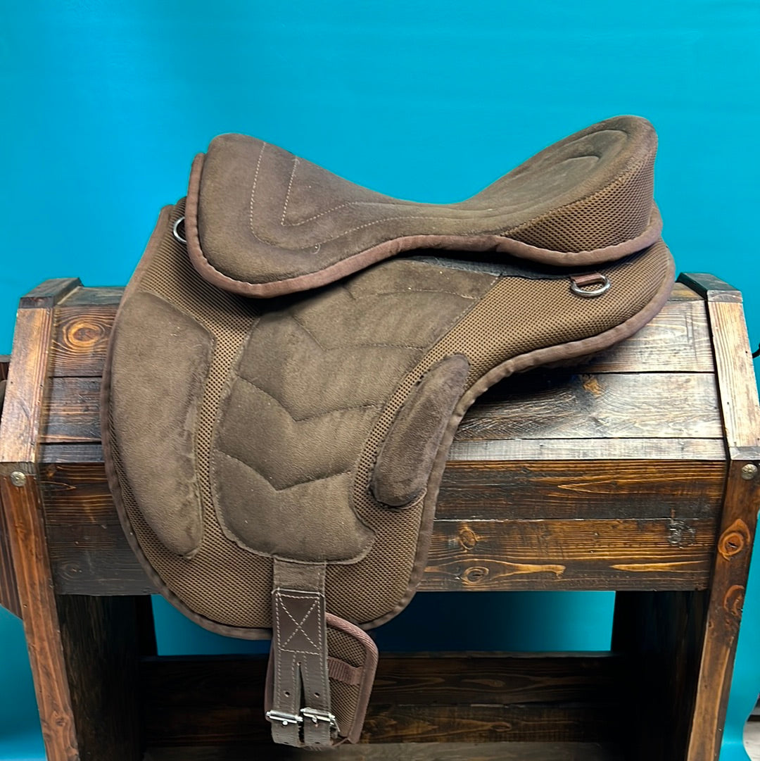 Treeless Endurance Saddle