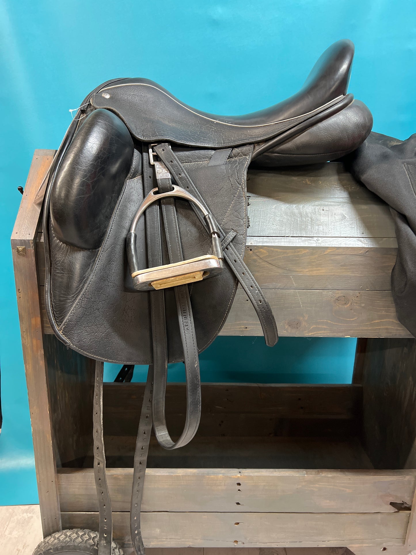 Custom Saddlery Icon Flight Dressage Saddle, 17.5