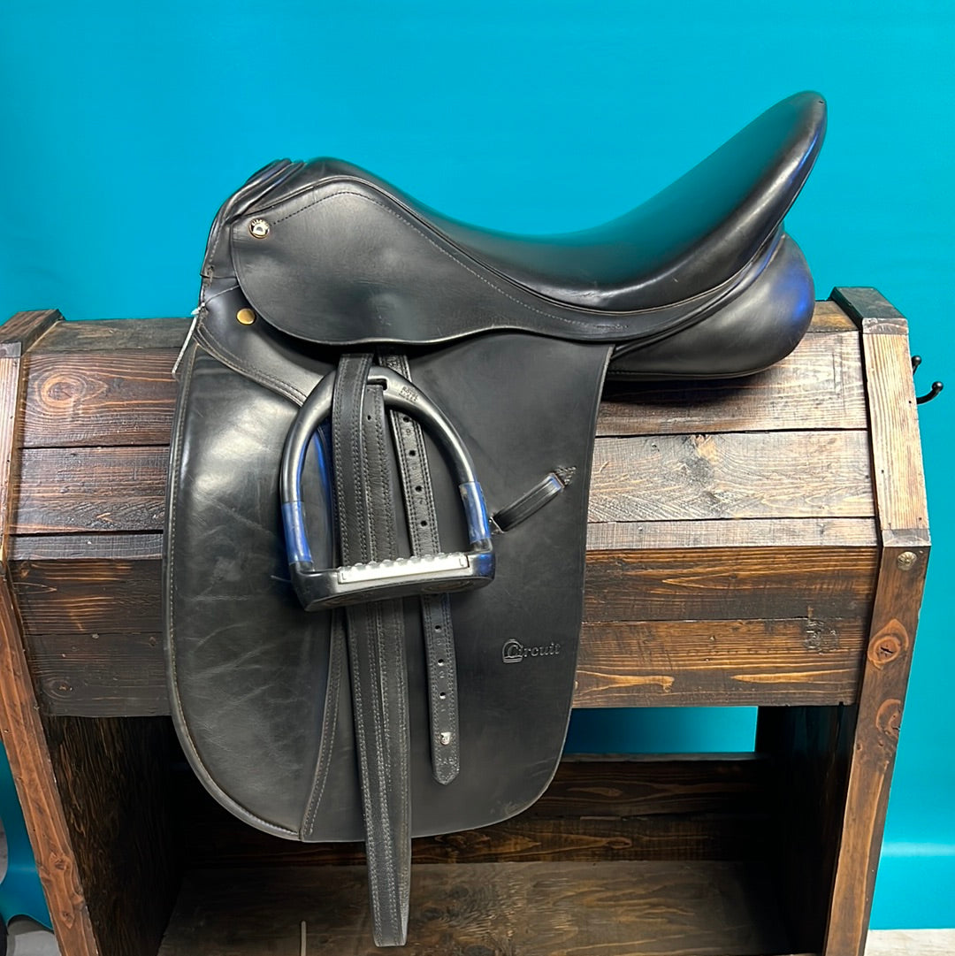 Circuit Dressage Saddle – A Bit Less Tack