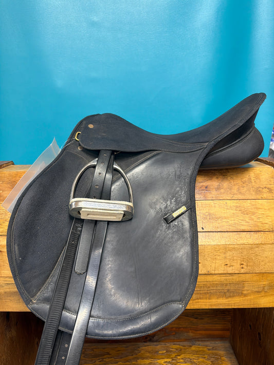 Wintec All purpose saddle, 17