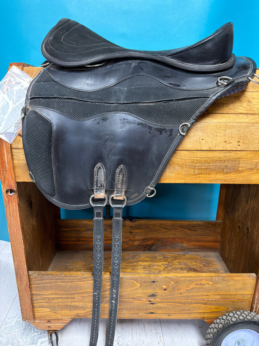 Freeform Classic Trail Treeless Saddle, 19