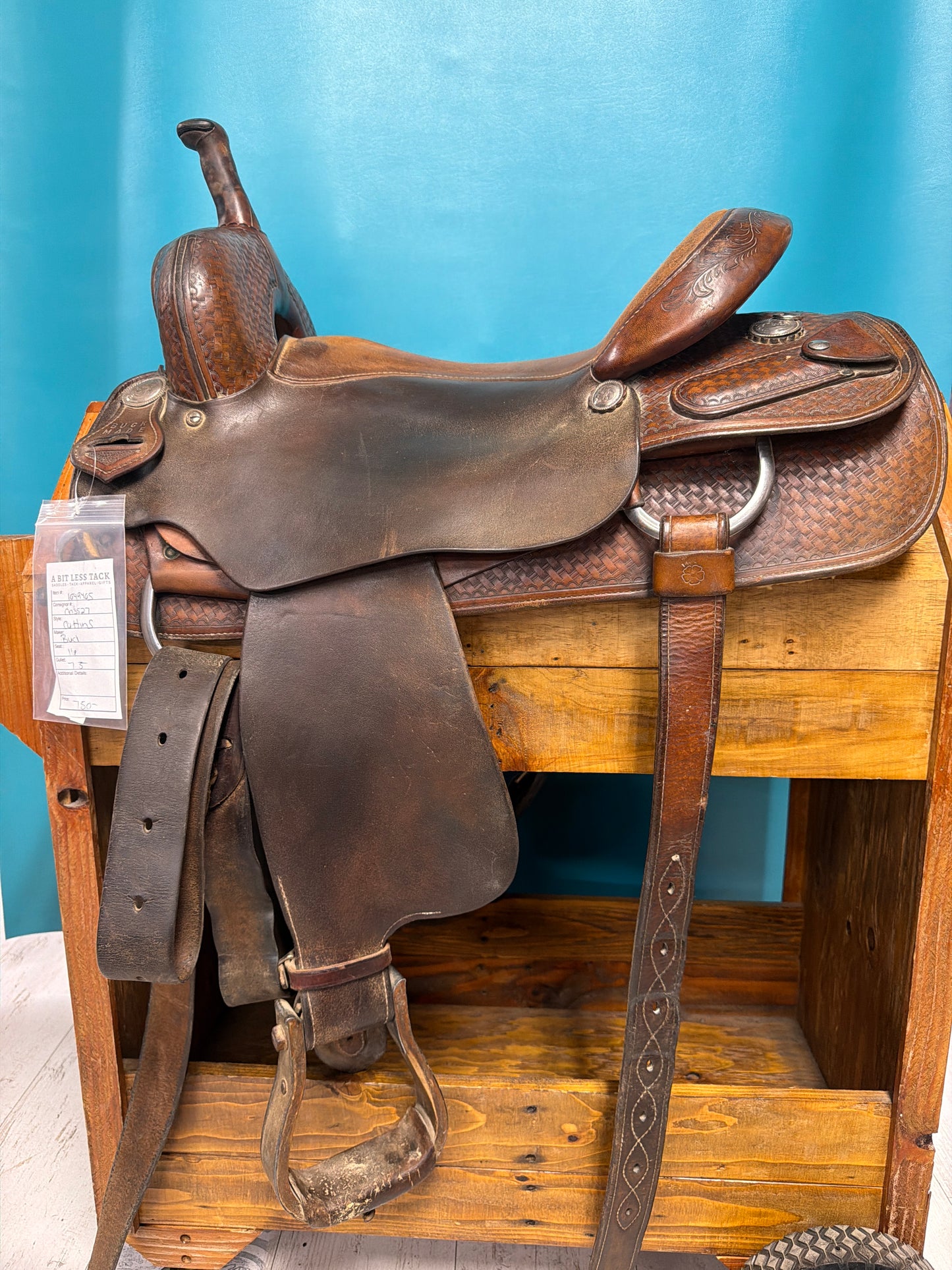 Buck Made cutting saddle, 16