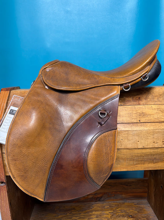 Courbette Dressage Saddle, 18.5