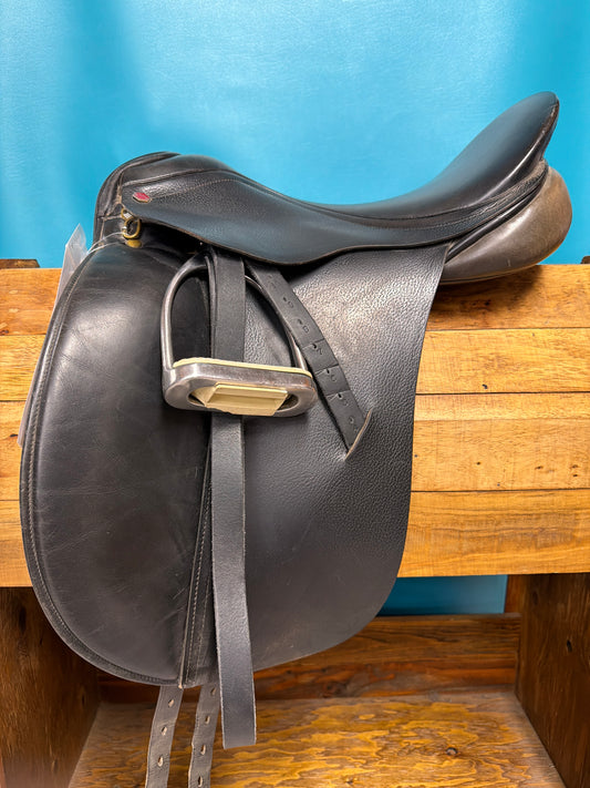 Albion Dressage Saddle, 17.5