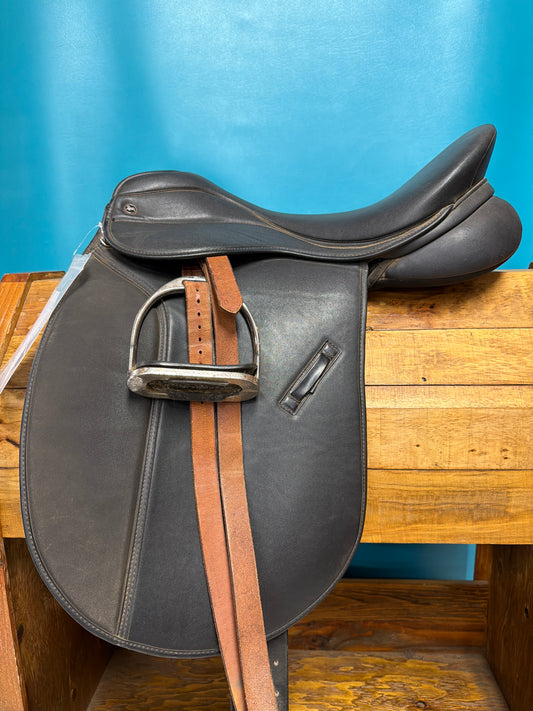 No makers Mark Dressage Saddle, 18