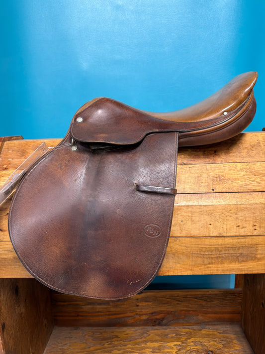 Crosby Close Contact Saddle, 16.5