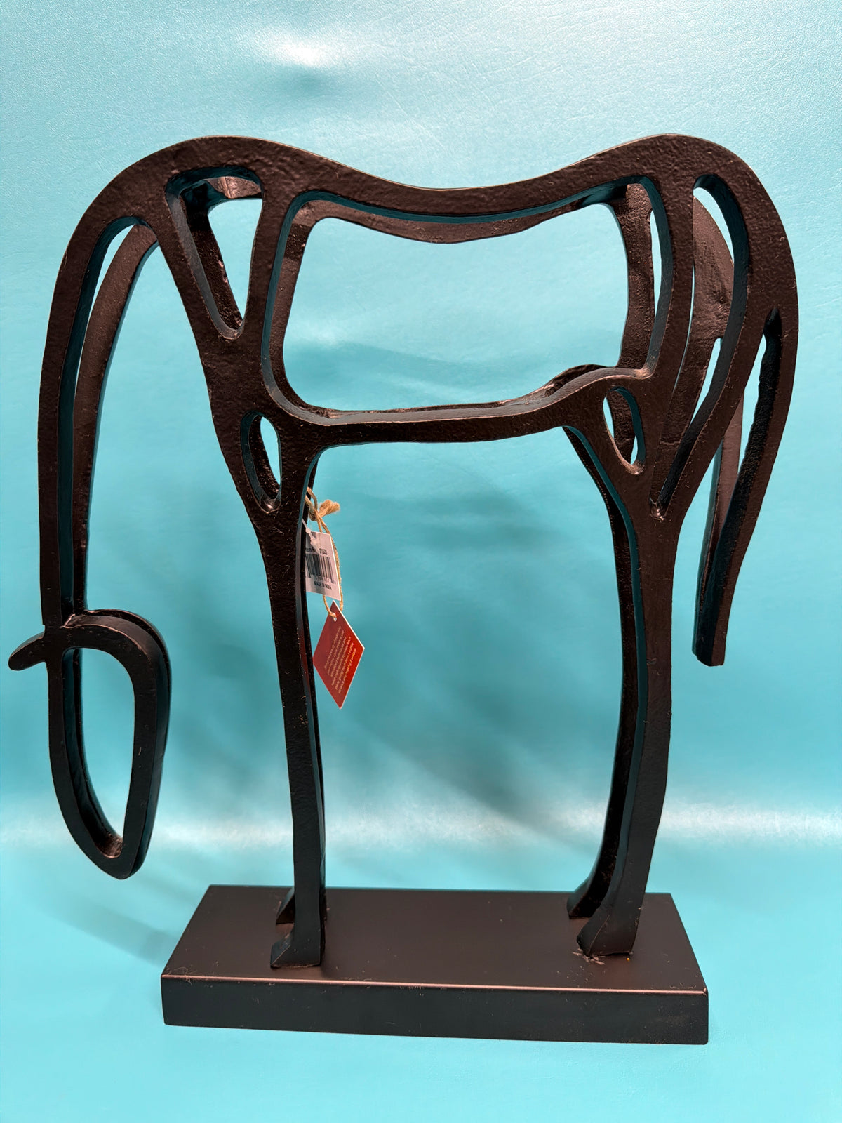 Simplistic metal horse statue