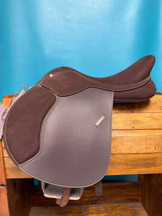 Wintec Pro Jump Saddle, 17.5