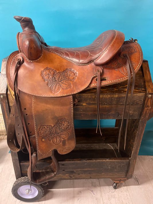 Fallis Balance Western Saddle