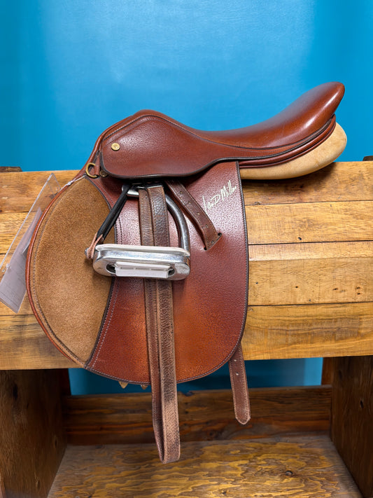 Collegiate JRD Close contact saddle, 15