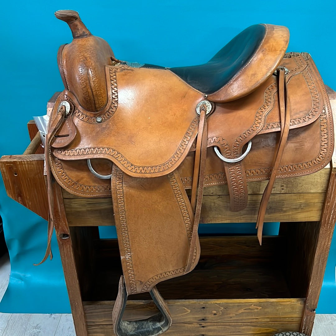 Western Saddlery Trail Saddle