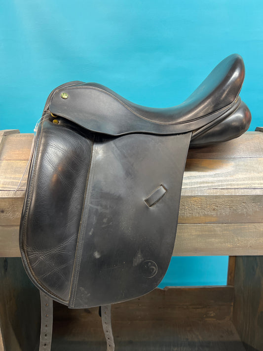 Black Crown By Ideal Saddlery Dressage Saddle, 17.5