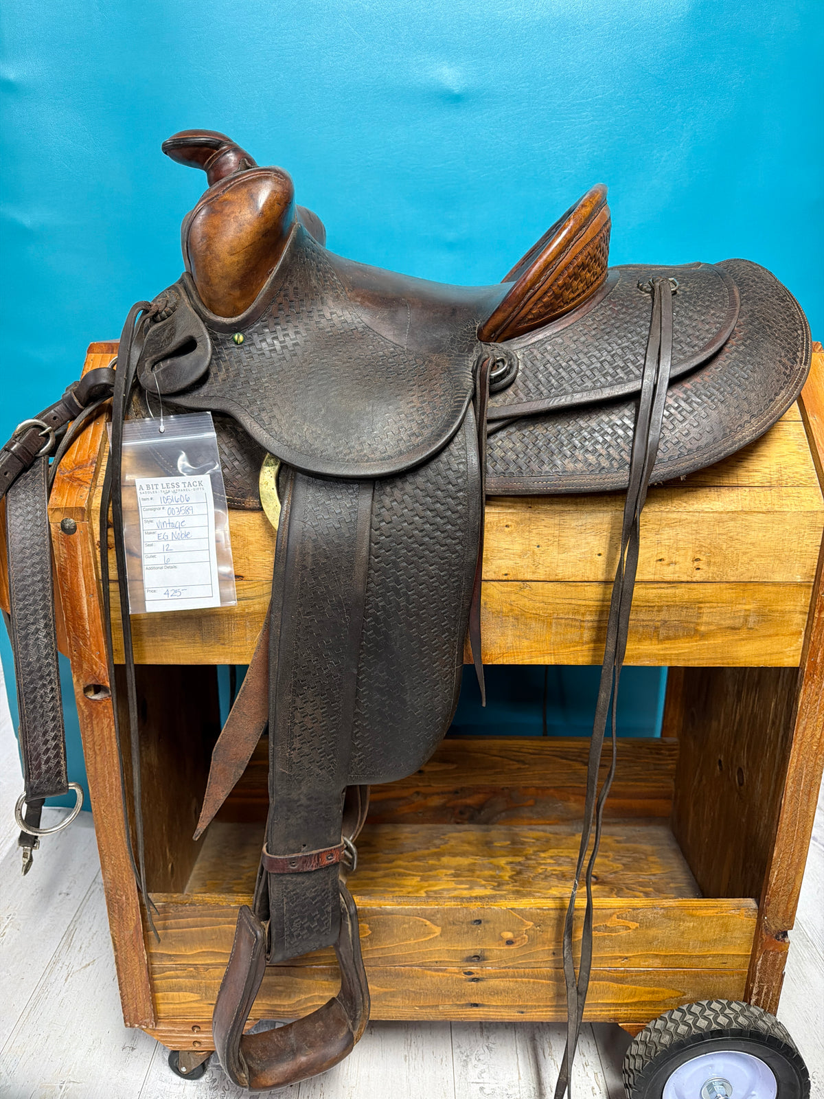 EG Noble Vintage Ranch Saddle, 12