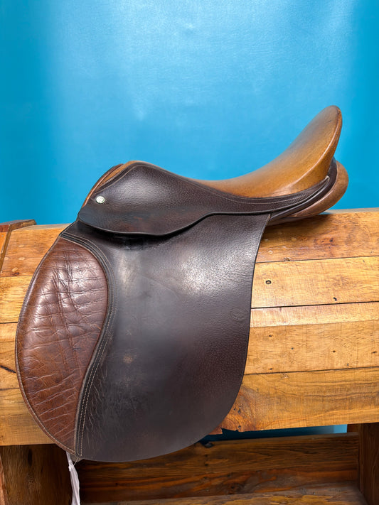 Charles Mountfort Close Contact Saddle, 16.5