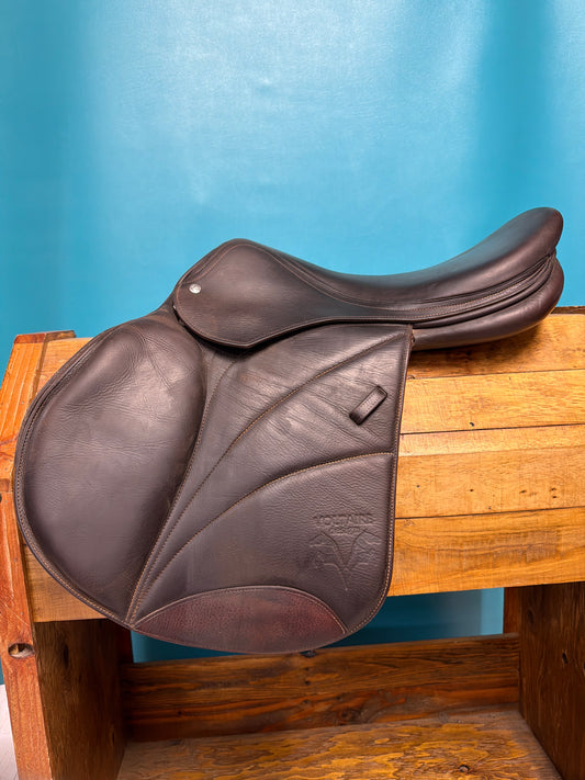 Voltaire Blue Wing Close Contact Saddle, 18.5