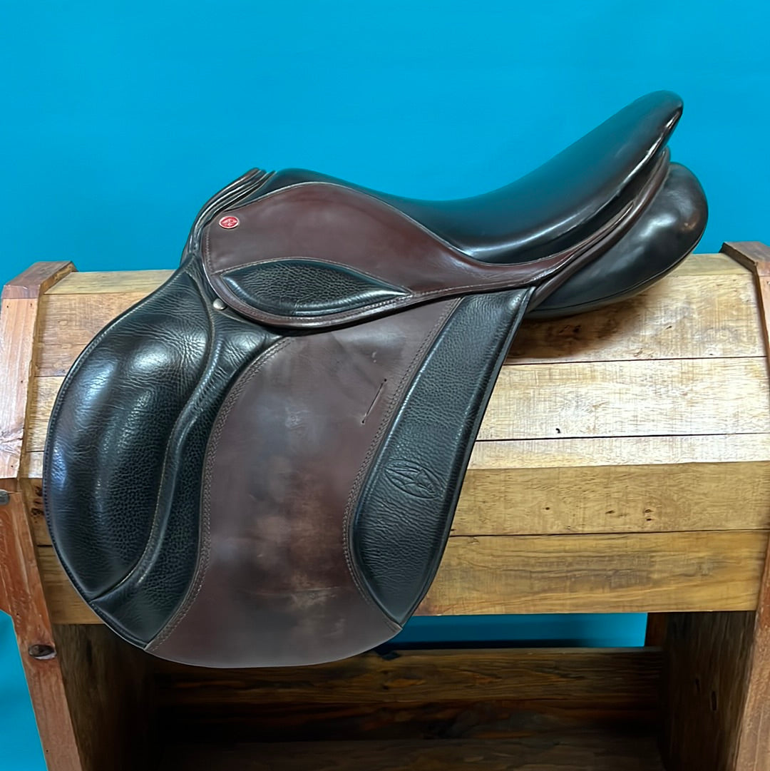 Courbette Vision Event Saddle