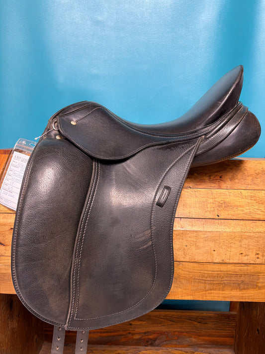 Schleese Wave Dressage Saddle, 17