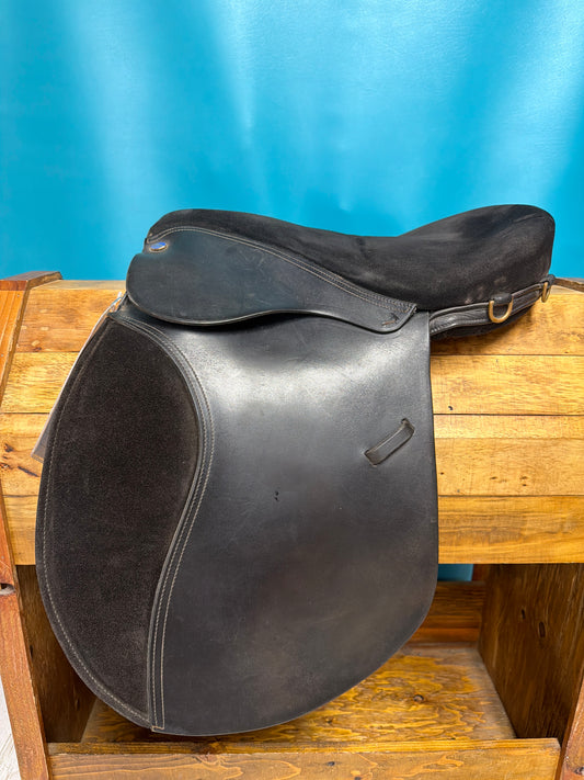 Balance Treeless Saddle, 18