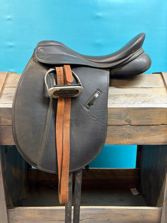No makers Mark Dressage Saddle, 18
