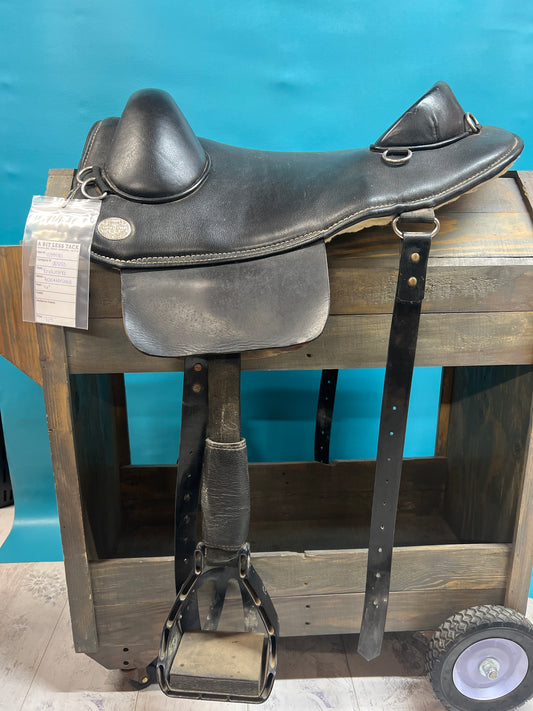 Bob Marshall Treeless Endurance Saddle, 16"