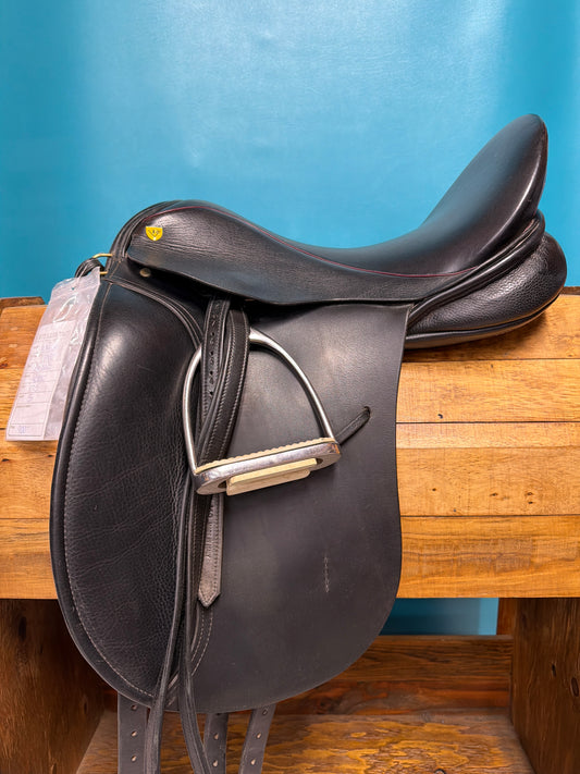 Revere Saddlery Dressage Saddle, 17.5"
