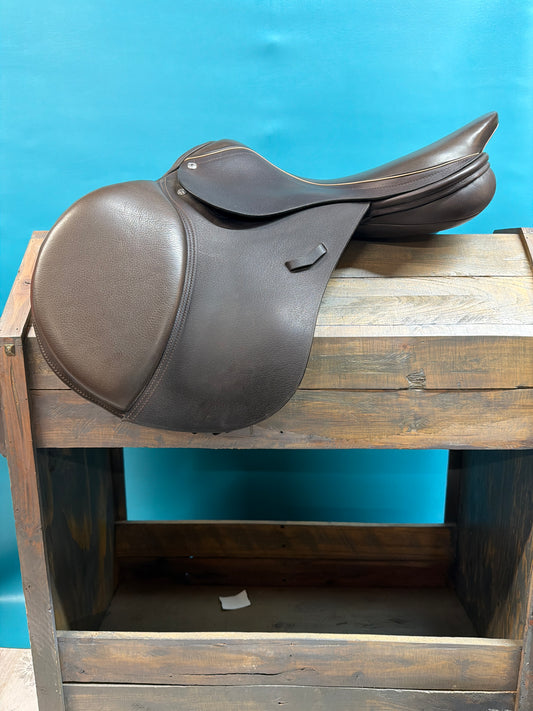 Loxley by Bliss Close Contact/Jump Saddle, 17.5
