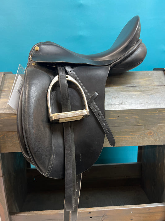 Black Kincade Dressage Saddle, 17.5