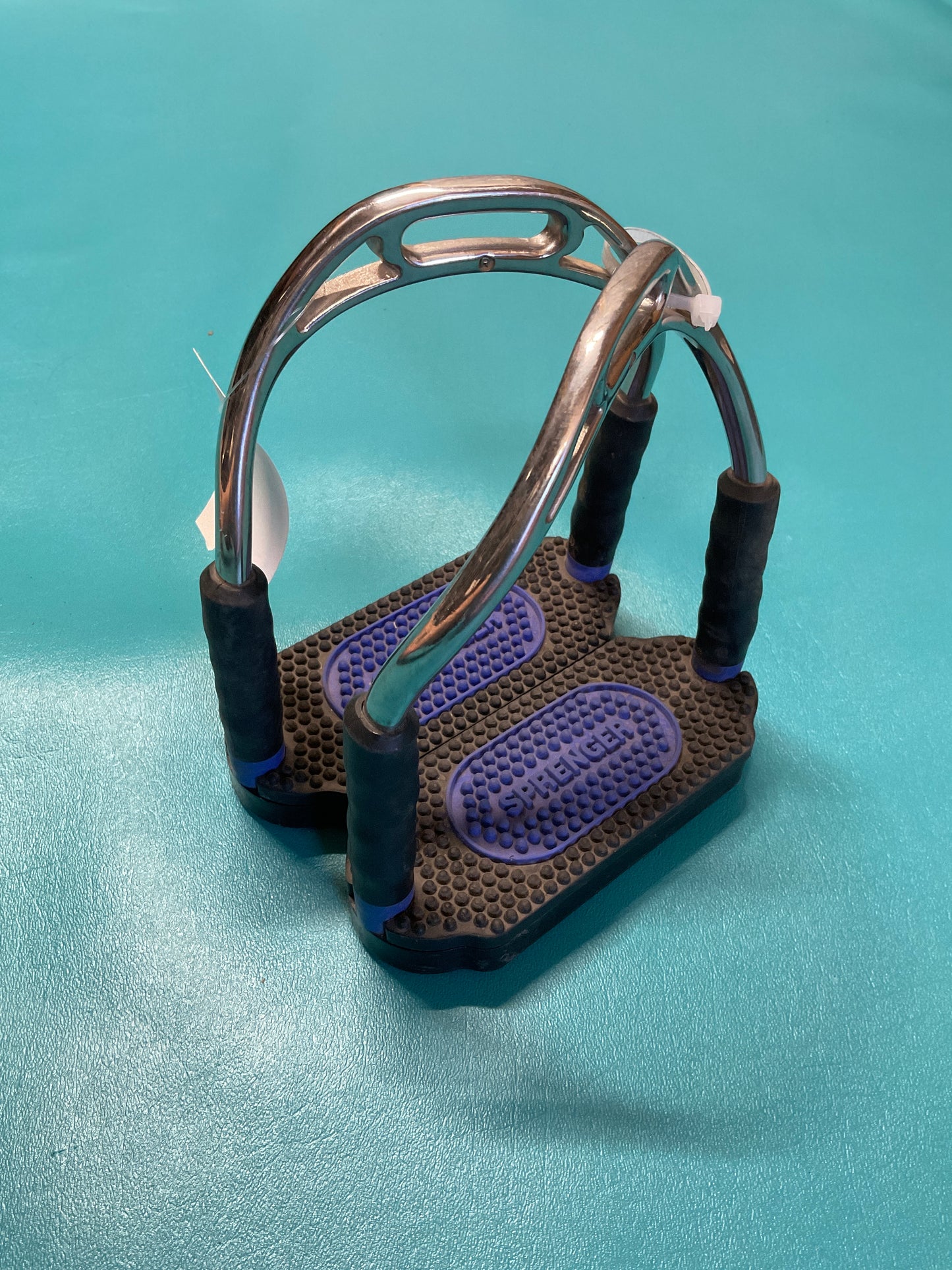 Herm Sprenger Bow Balance Stirrups, 4.75”