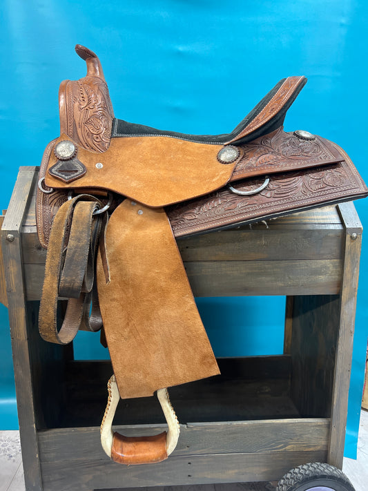 No makers mark All around saddle, 17
